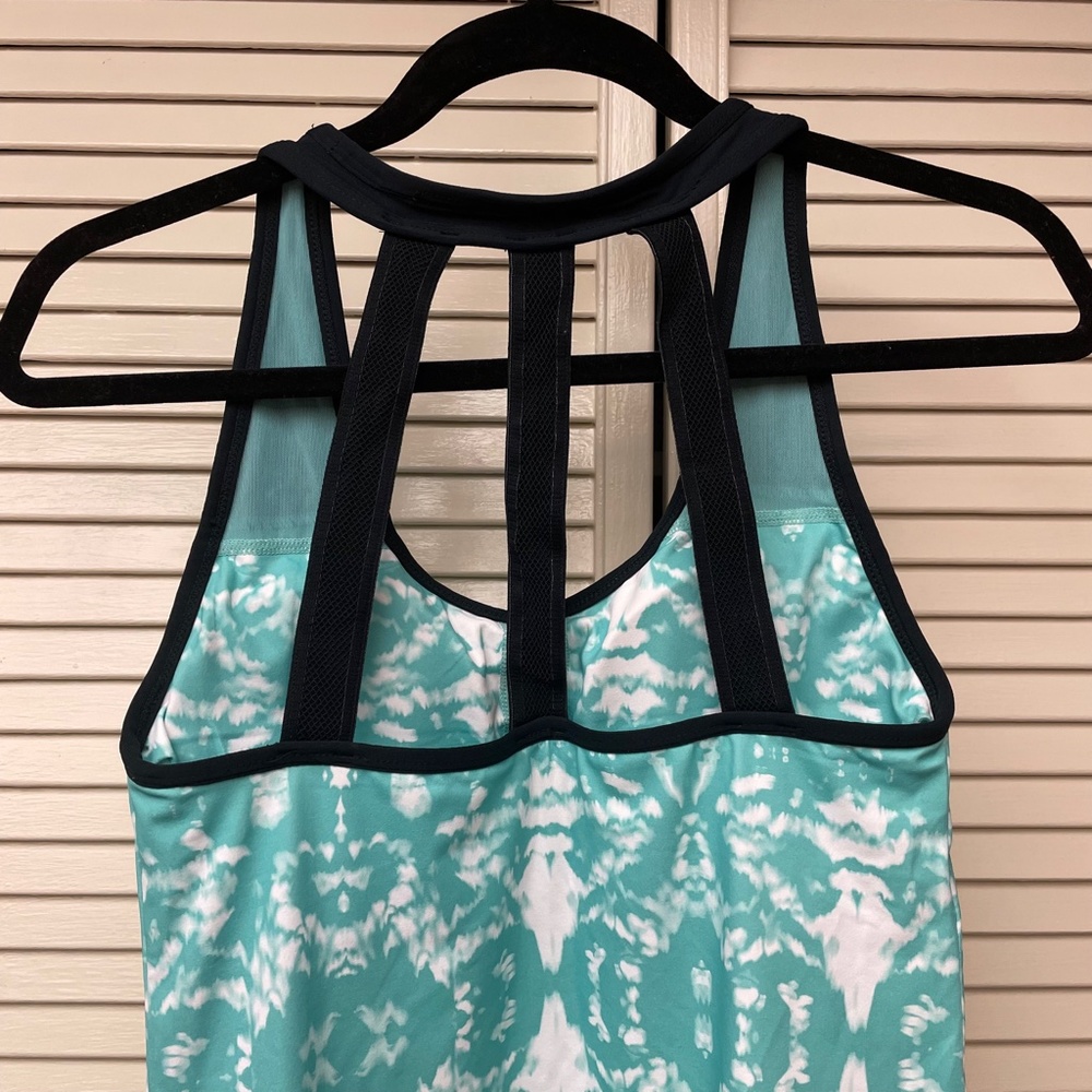 Fabletics Zion Tank with Built in Bra Small/6 BRAND NEW - Picture 9 of 10